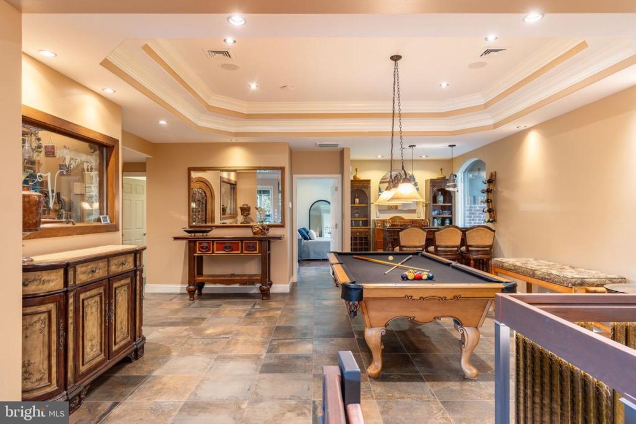 Luxury Equestrian Estate with 4-Stall Barn & Arena - photo 11