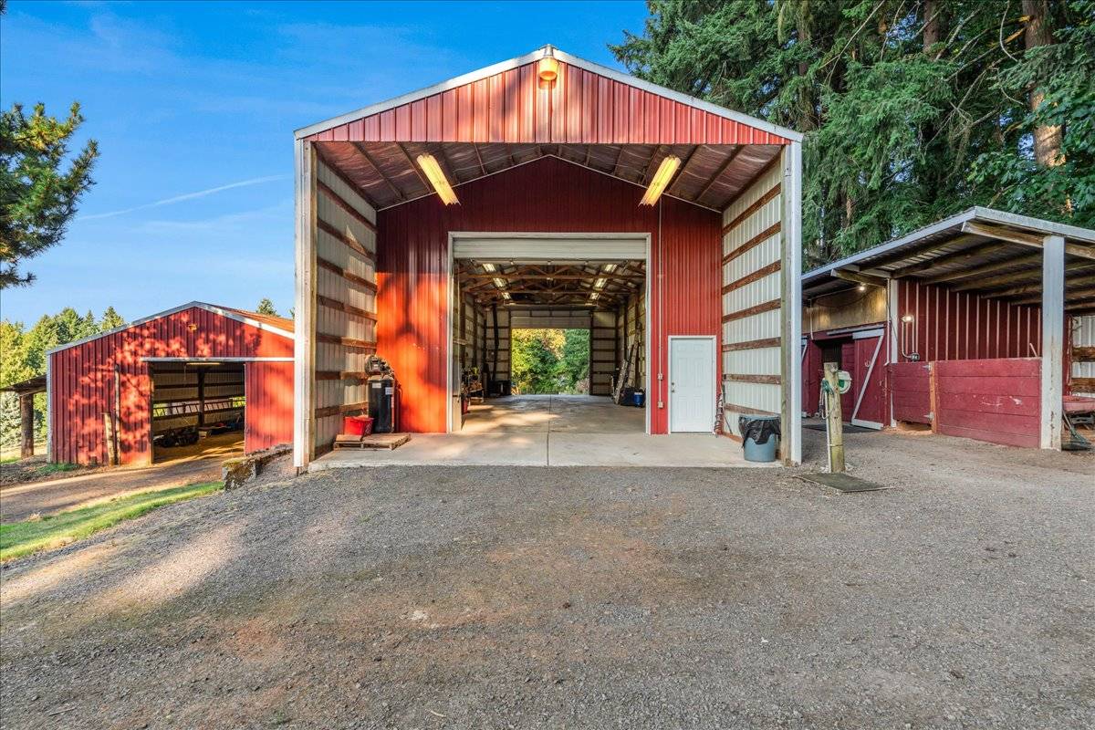 Gorgeous (dividable) 10 acre property with arena! - photo 20
