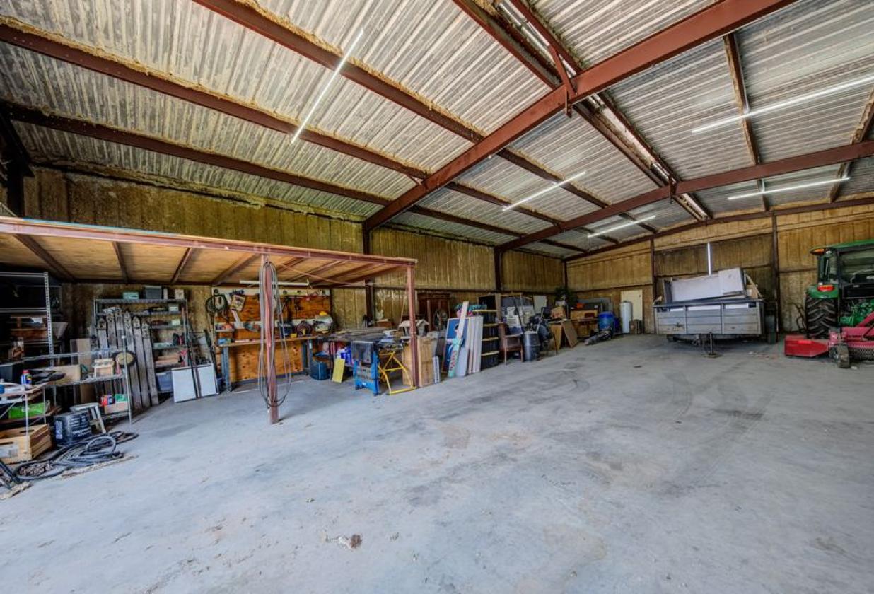 PERFECT HORSE PROPERTY AND MORE!! LARGE REDUCTION! - photo 18