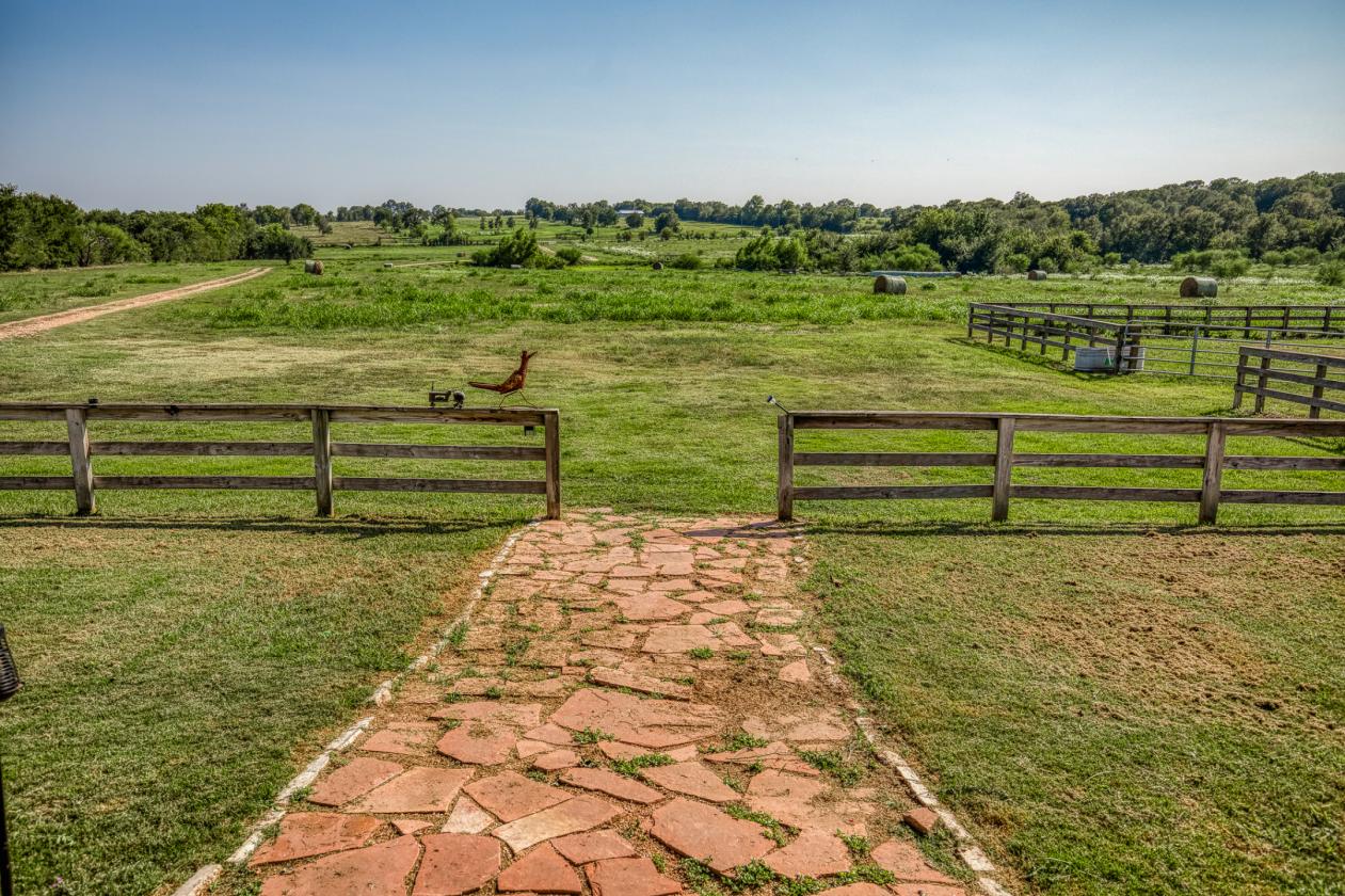 15 acres with great countryside views - photo 26