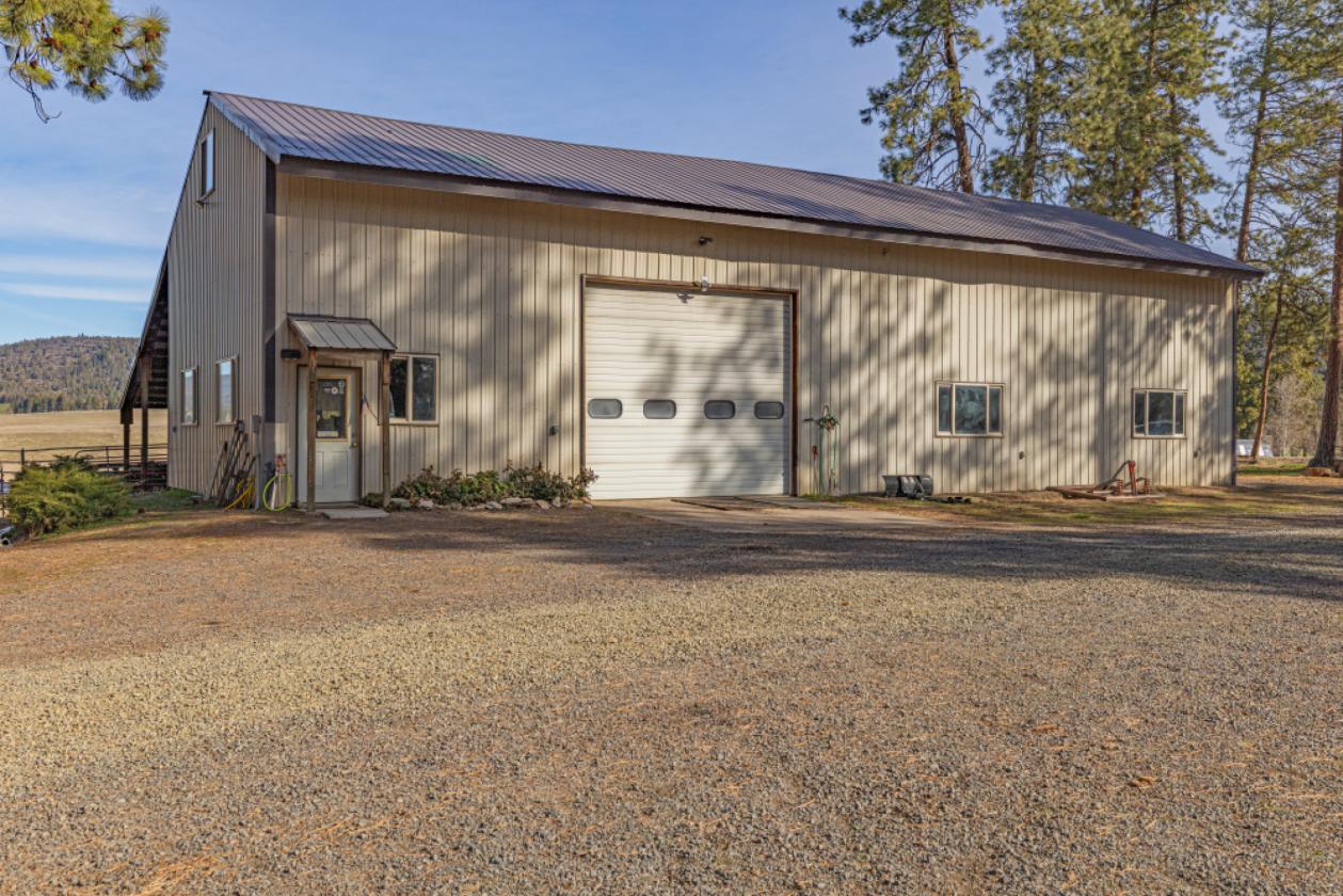 40 ACRE IRRIGATED FARM WITH CUSTOM LOG HOME - photo 24