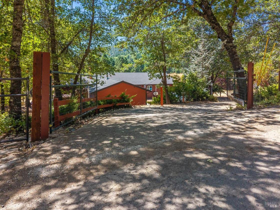 Turnkey Horse Property on ~5 Acres - photo 26