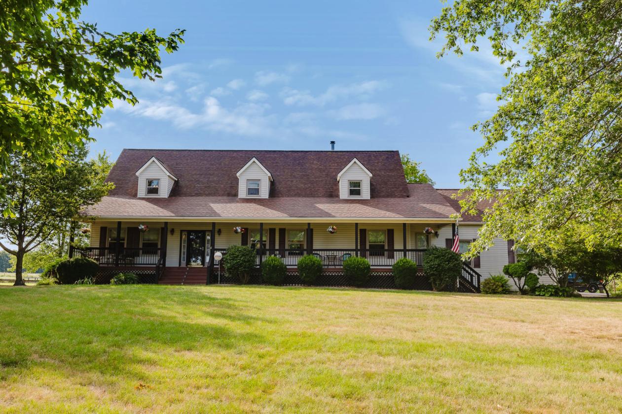 Exceptional equestrian estate on 18+ acres! - photo 4
