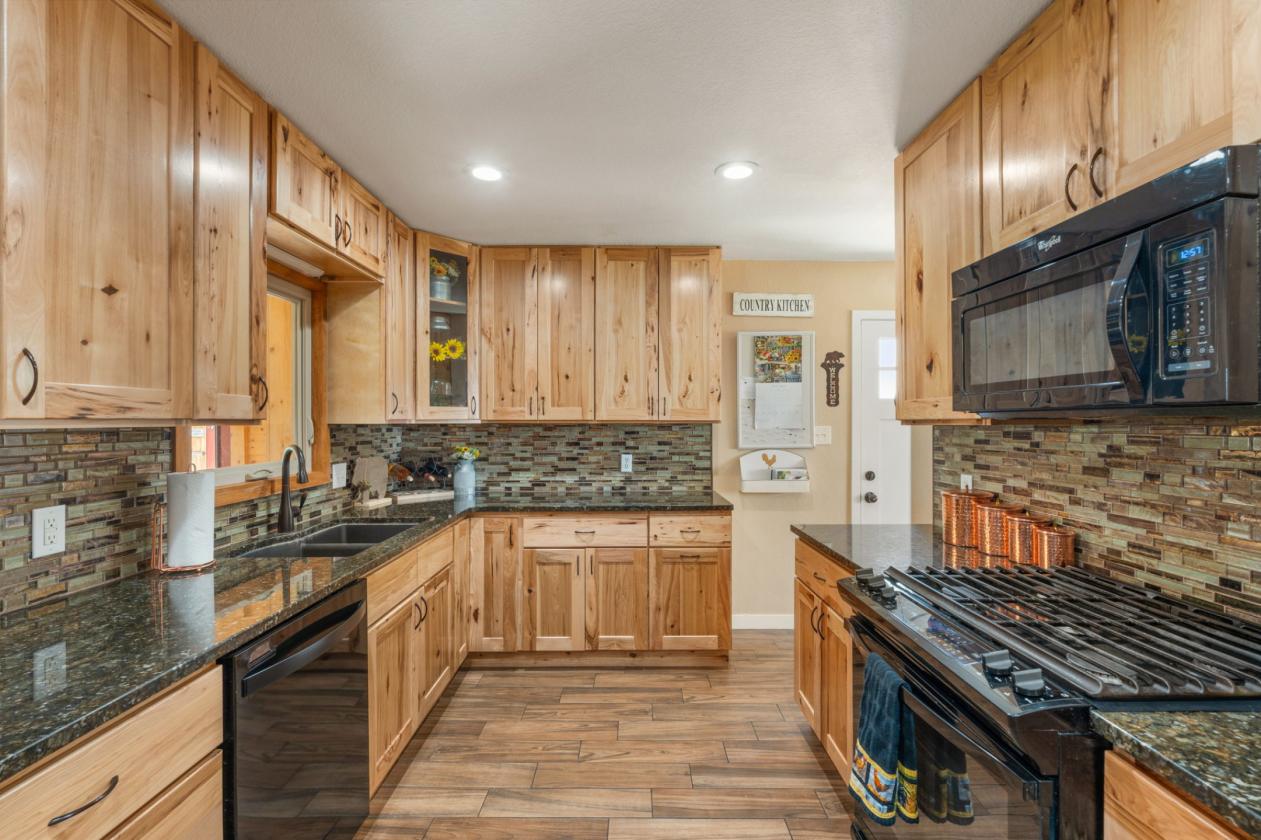 Turn-key equine facility just outside of Fountain! - photo 26