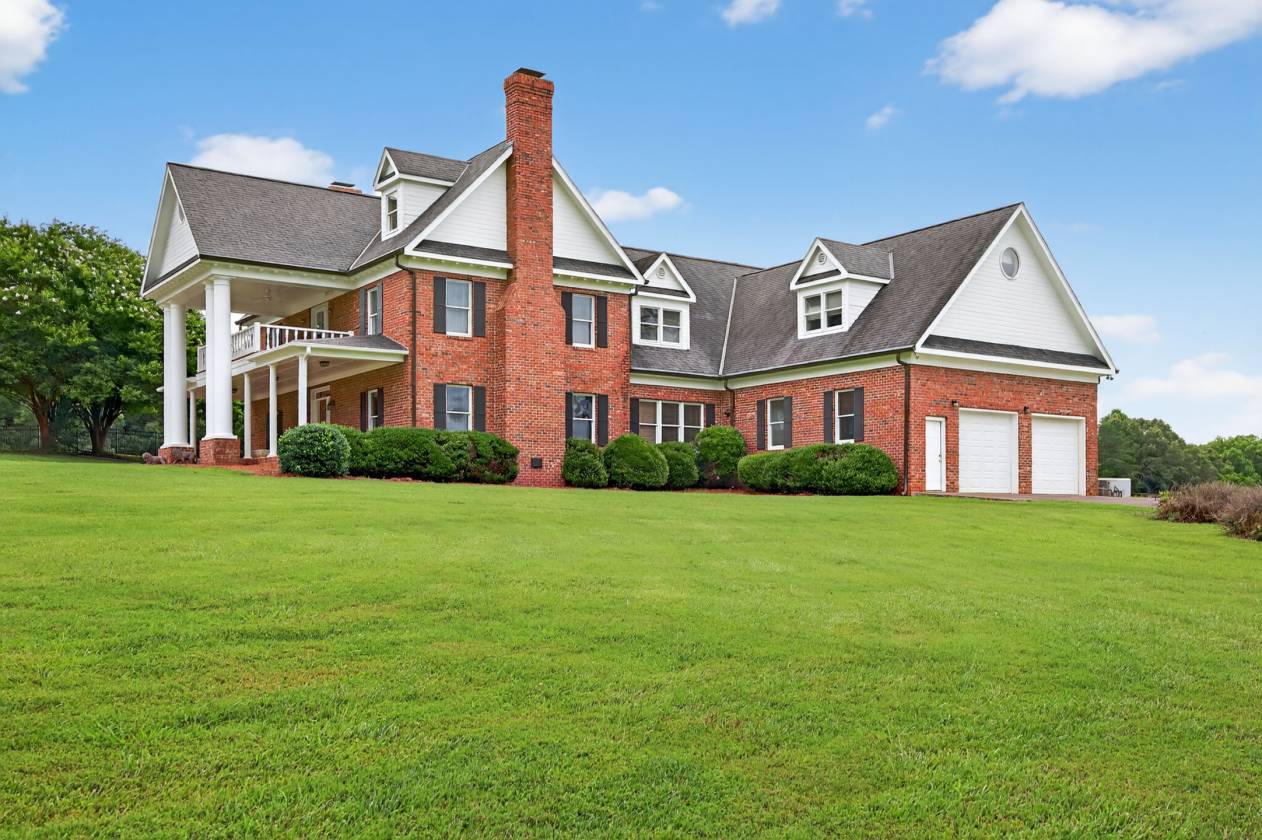 Horse Property for sale.