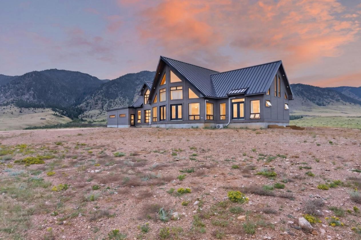 Unique Construction like no other in Wyoming! - photo 1