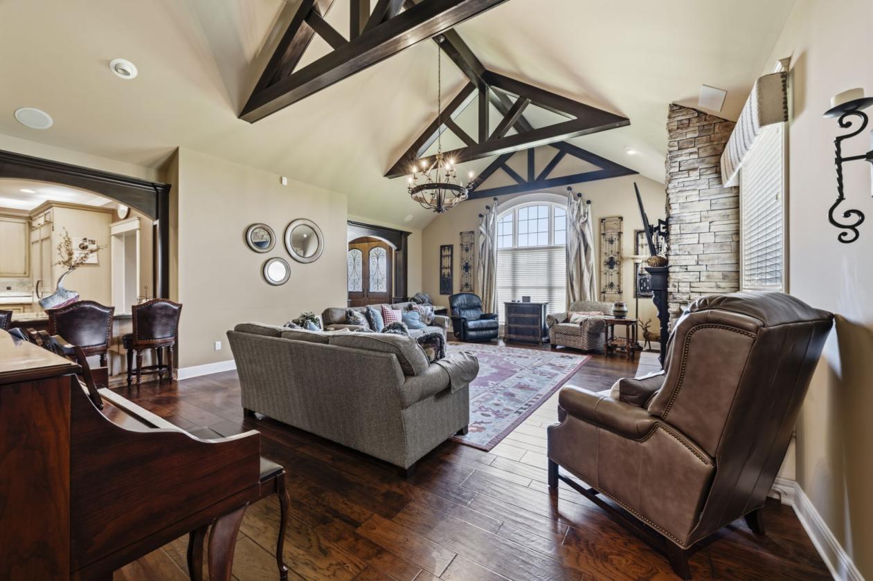Home on 16 acres - photo 4