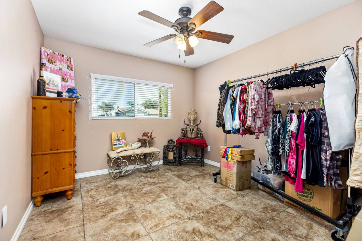Horse Ranch w/ Arena, Barns, & RV Hookups - photo 15