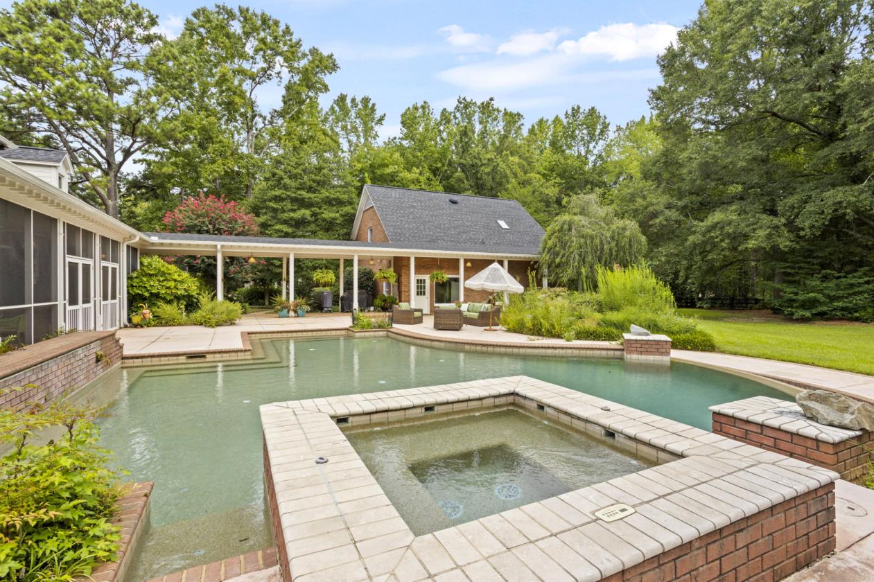 ROUX MANOR | AN EQUESTRIAN ESTATE & MINI FARM - photo 25