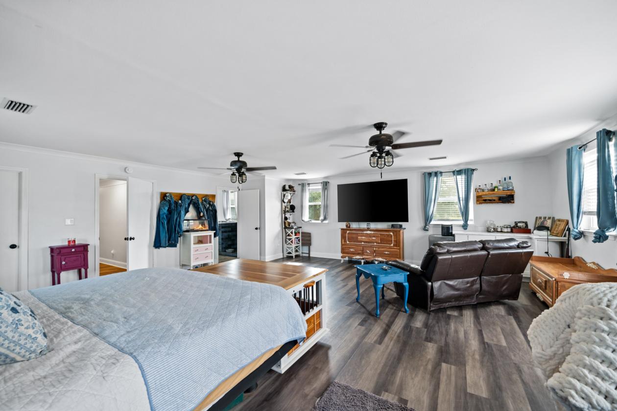 Turnkey Luxury Equestrian Estate - photo 26