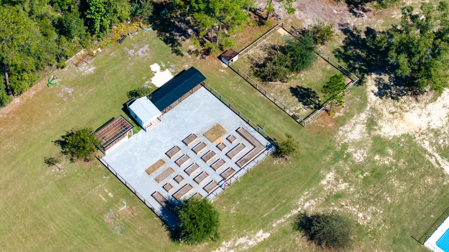 Modern Farmhouse with 3 Stall Barn on 20 Acres - photo 3