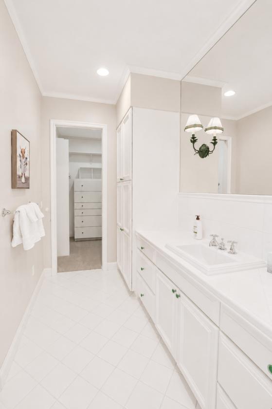 Luxury Equestrian Estate in a Gated Community - photo 24