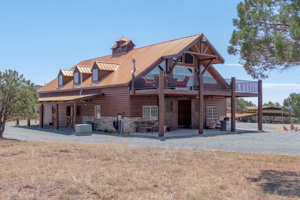 Luxury Barndominium on 16+ acres in the Sacramento Mountains of