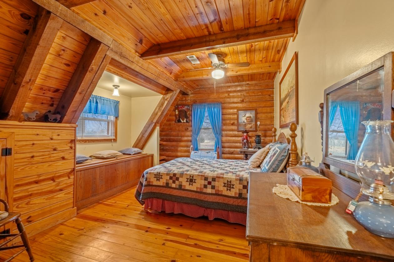 REAL LOG HOME on 12 Unrestricted Acres - photo 18