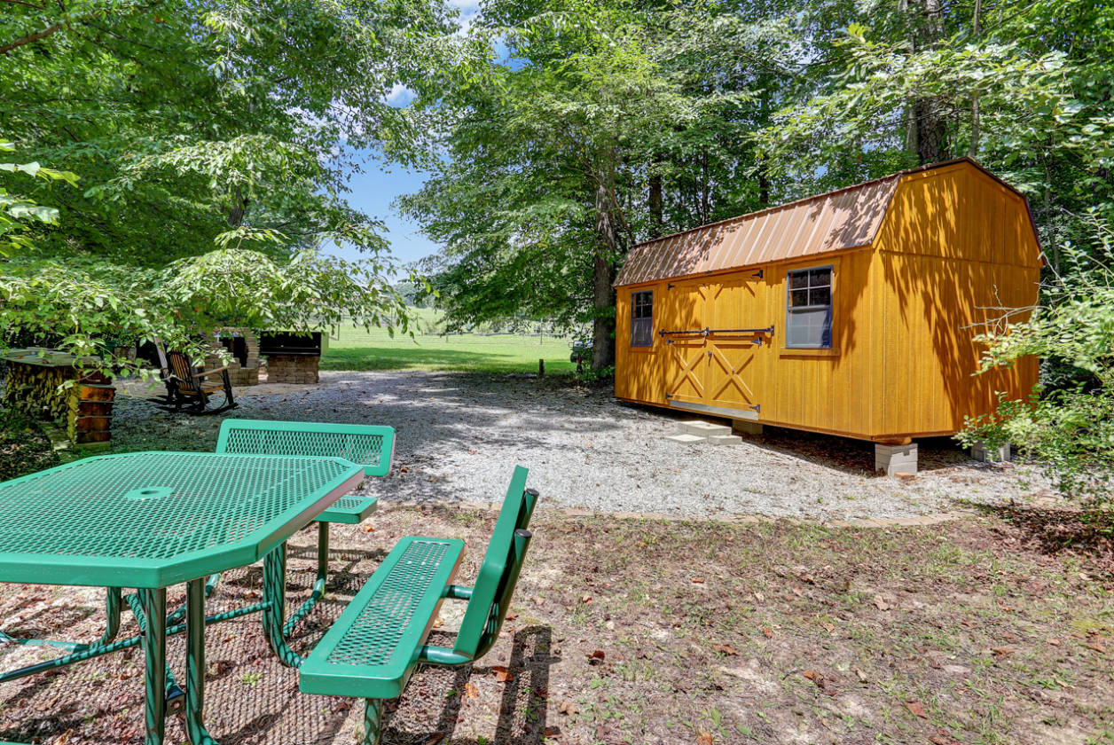 BEAUTIFUL 25 ACRES with 3400 SF CUSTOM HOME + GUEST... Campobello