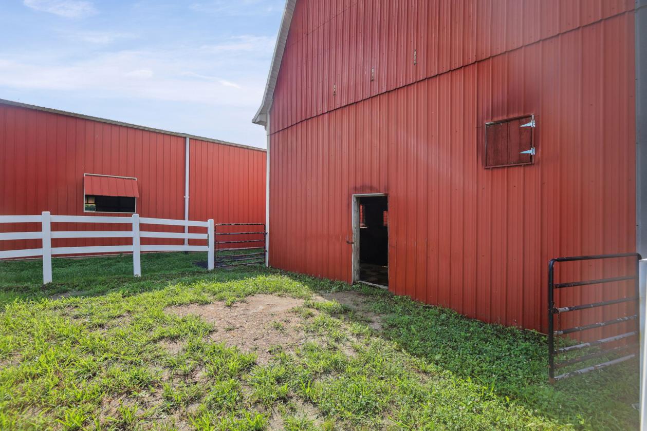 Historic Equestrian Retreat on 4.28 Acres - photo 10