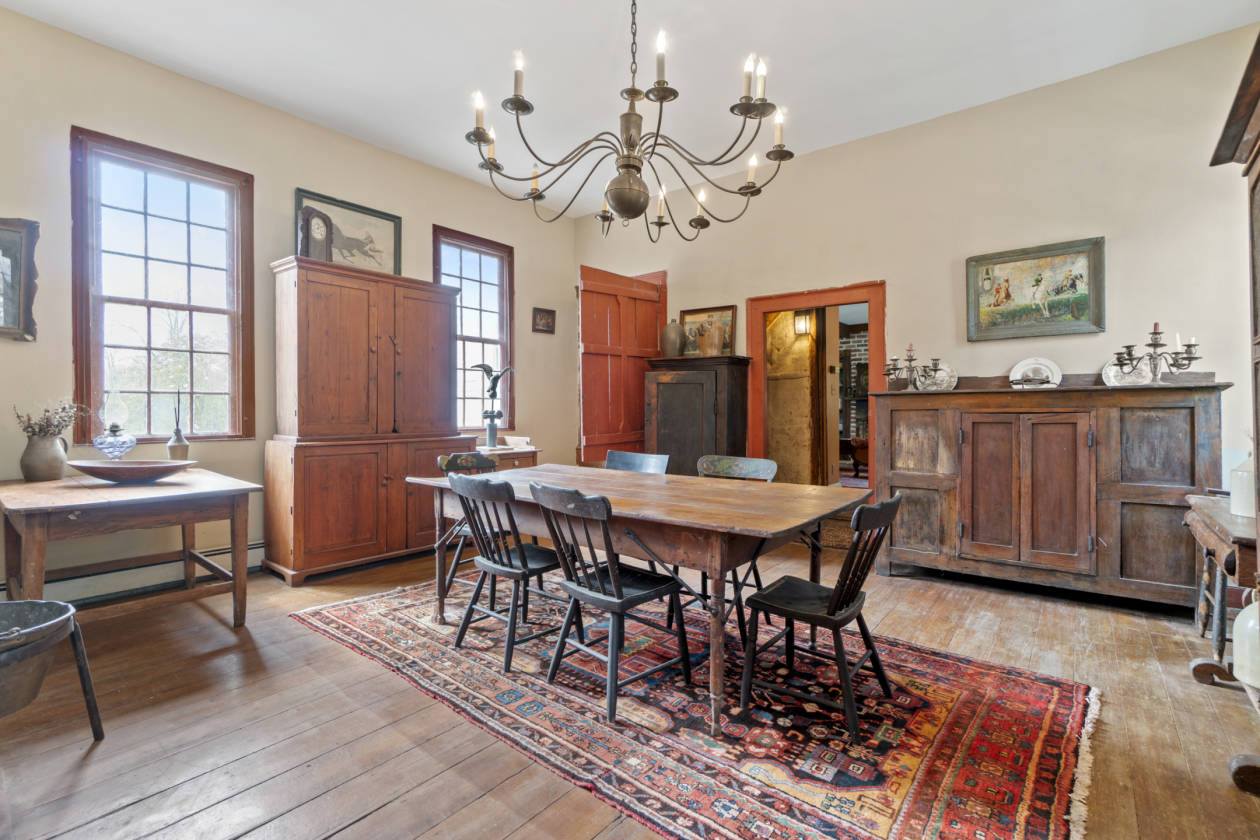 Pre-revoutionary home on a 10-acre horse farm! - photo 12