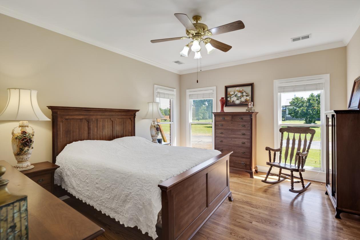 Manicured Equestrian Estate on 65 Acres - photo 18