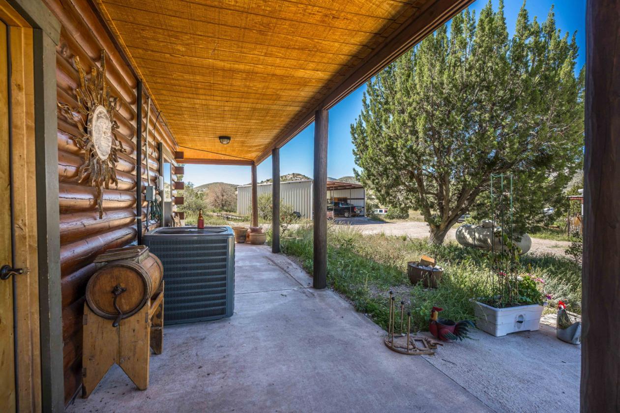 Beautiful Cabin with Horse Facilities - photo 17