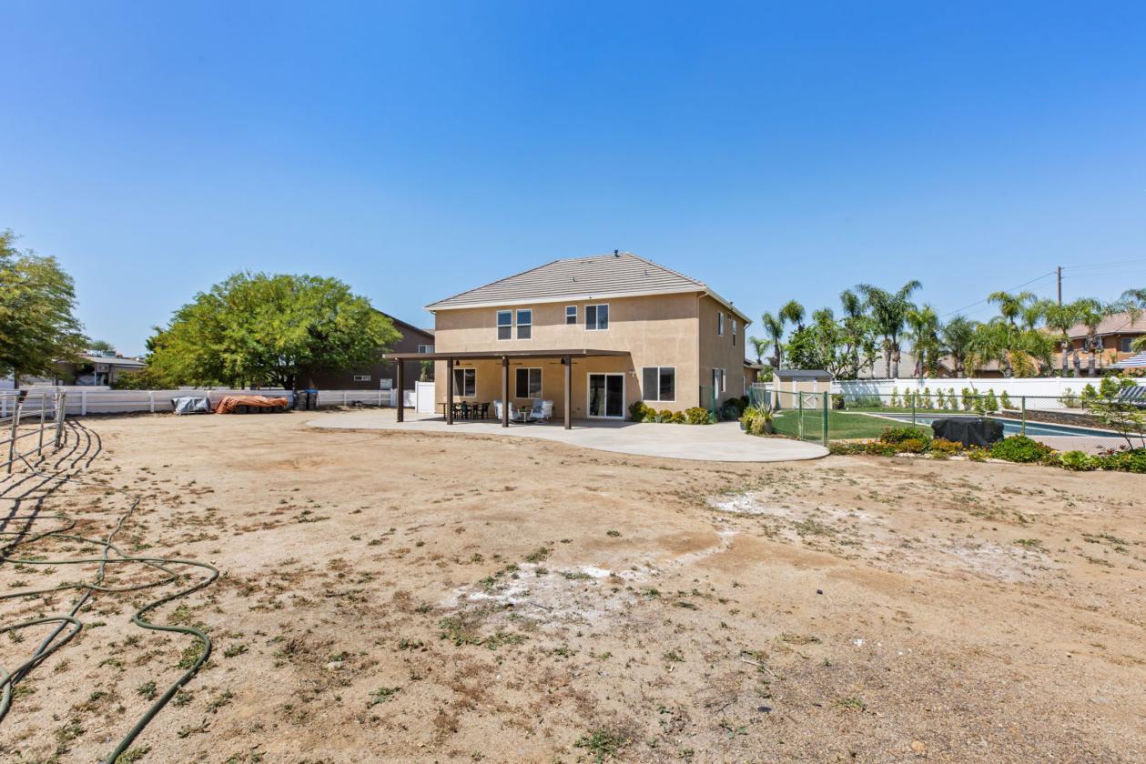 Living the Dream Ranch | Barn, Arena, Pool - photo 17