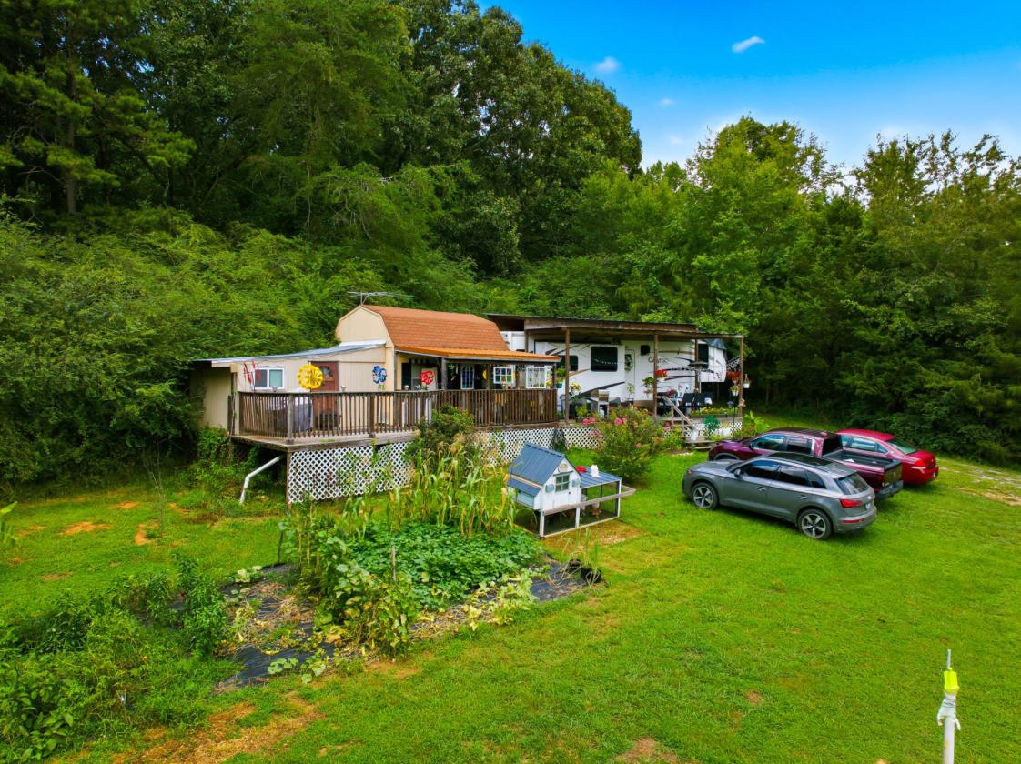 Private, level 4.5 acres! - photo 4