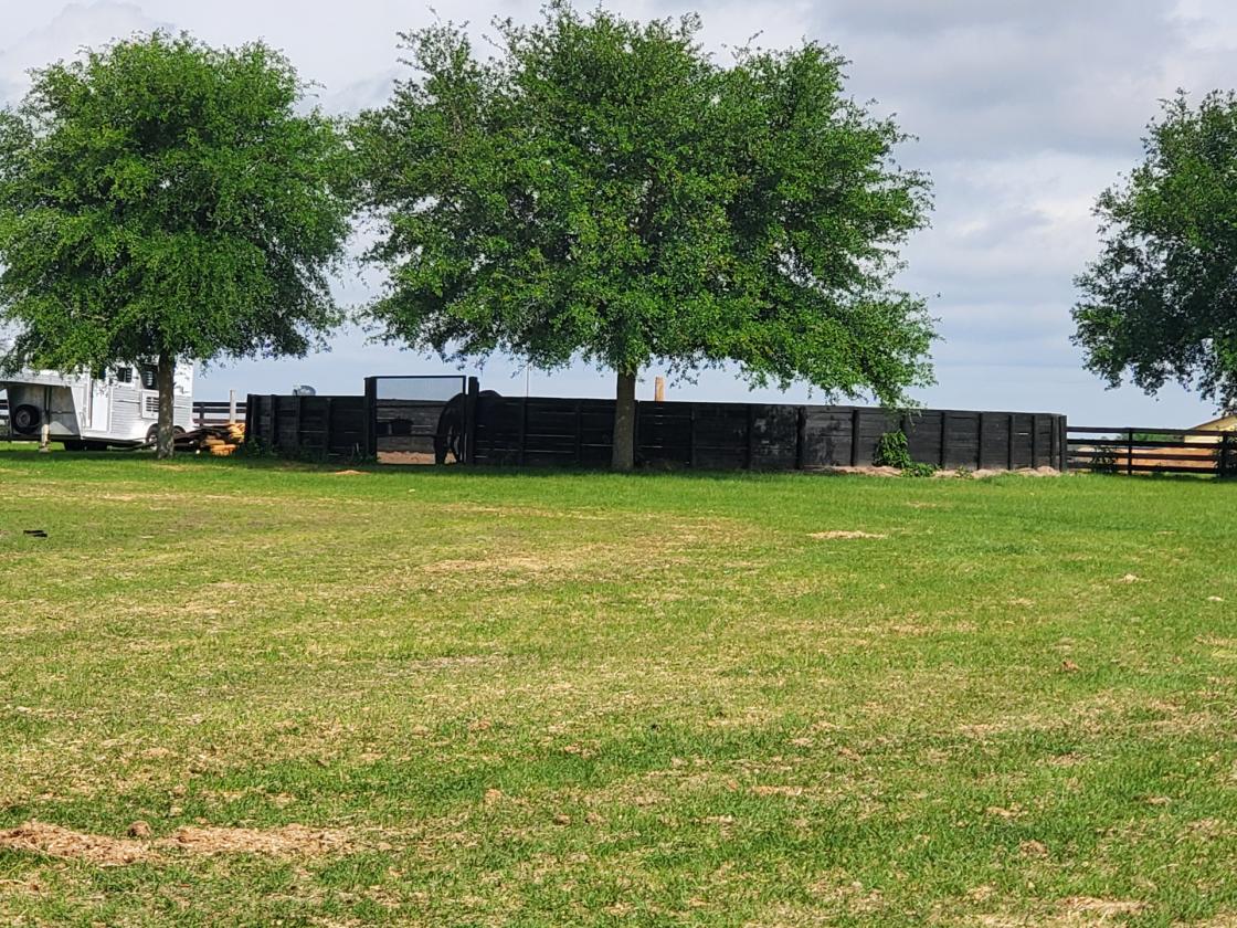 23 Stall Barn on 1 Mile Racetrack w/ Apt - photo 11