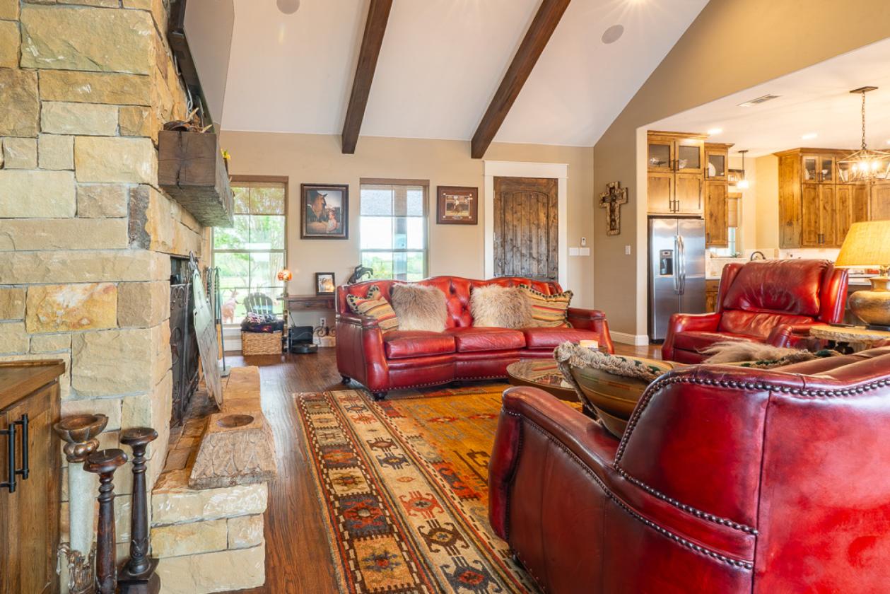 Scenic 64 Acre Horse & Cattle Property - photo 20