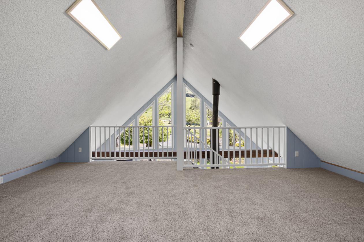 5 Acre horse property, fully remodeled home! - photo 25
