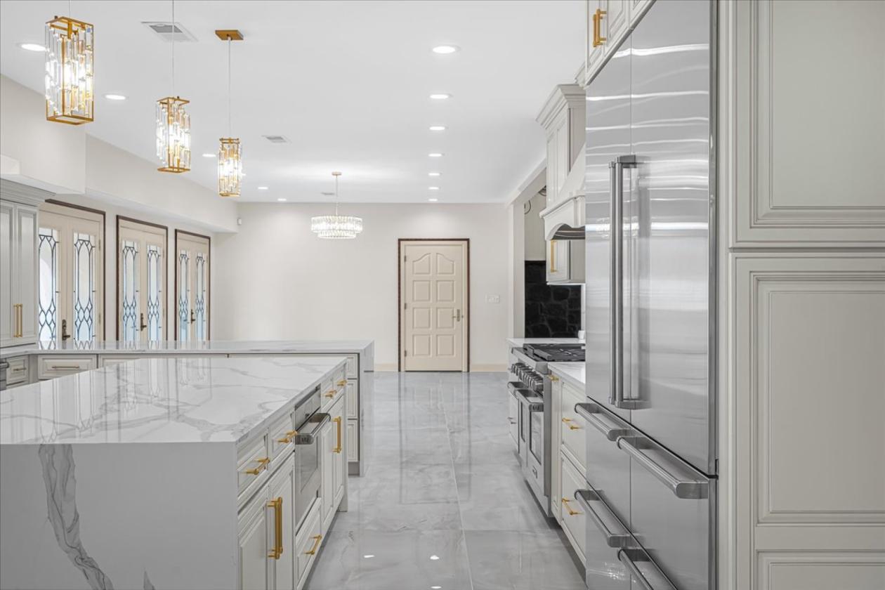 Iconic luxury remodeled estate with 66 acres! - photo 9