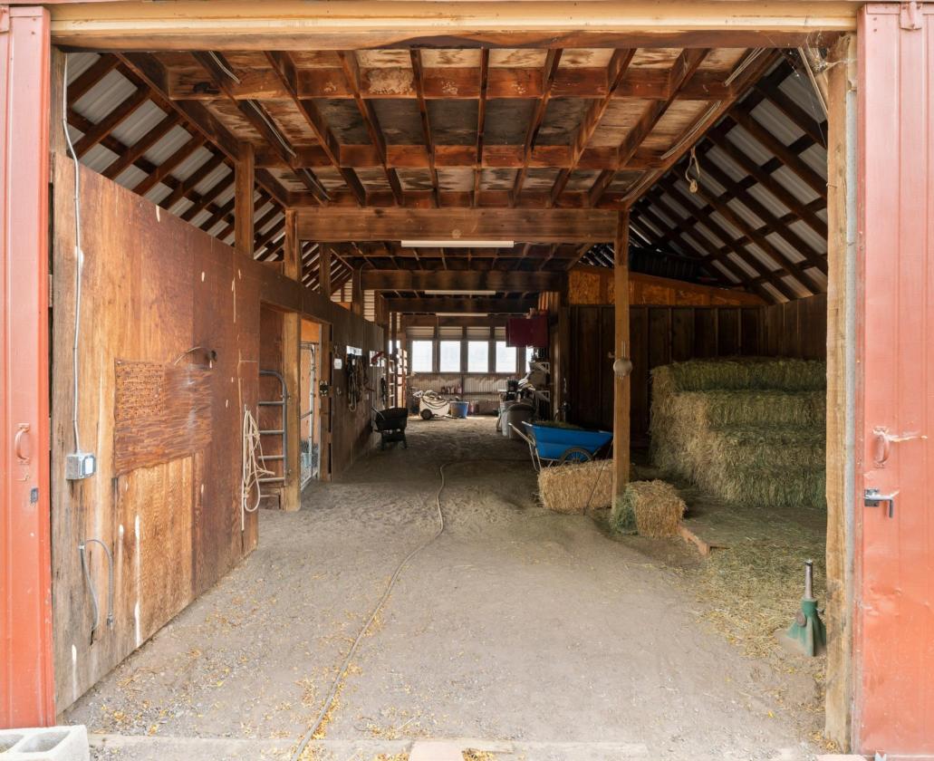 Turnkey Horse Farm and Cozy Home - photo 14