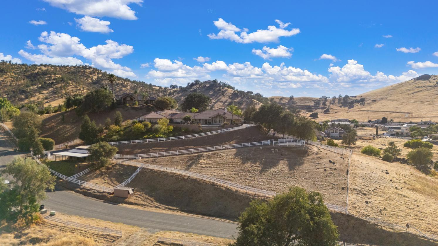Horse property with gorgeous views! - photo 21
