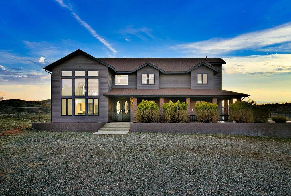 Equestrian Lovers Dream with a heated 8 stall barn Prescott Valley