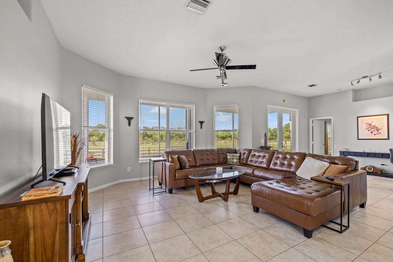 Gated 18.1± Acre Equestrian Estate - photo 27