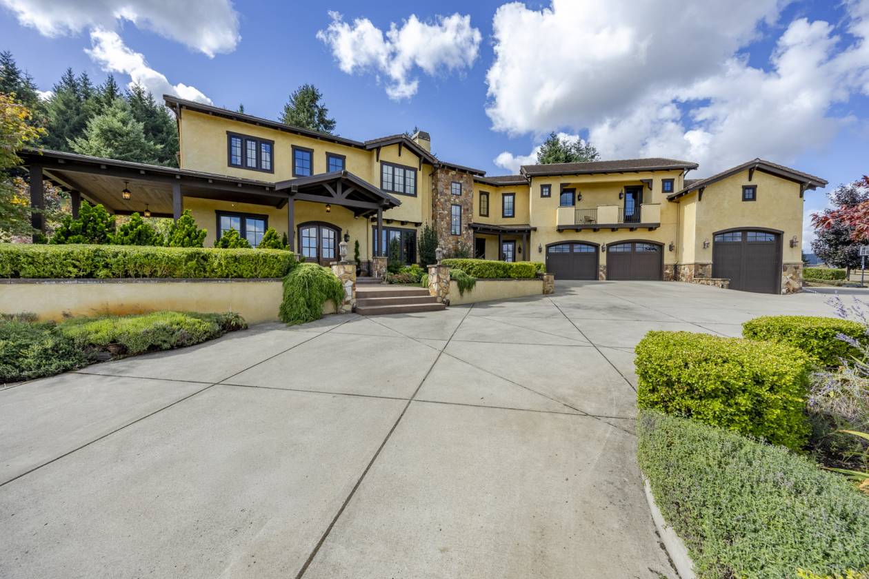 Eugene Ranch Tuscan-inspired equestrian estate | Eugene, Oregon | Horse Ranch ...