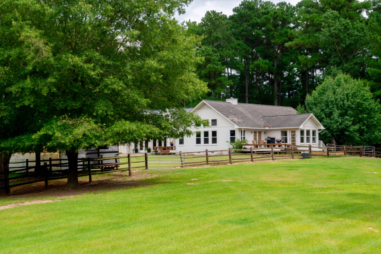 Full service horse farm with so much to offer Carthage, Moore County