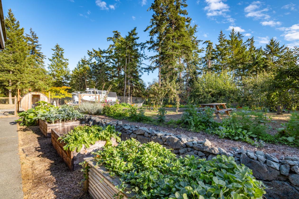 Beautifully Updated Acreage Estate - photo 25