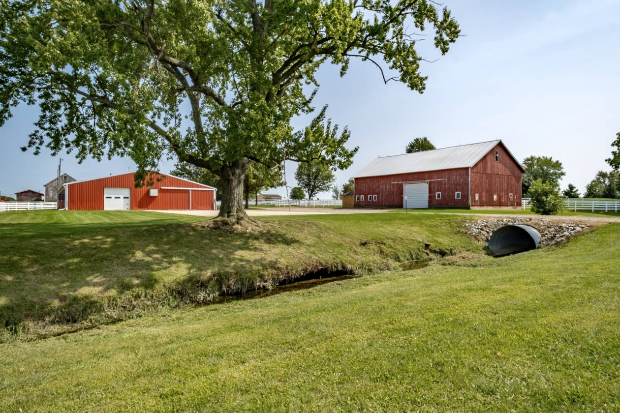 Magnificent 77 Equestrian Estate Wakarusa, Elkhart County, Indiana