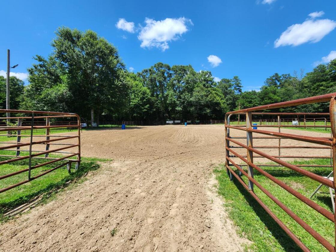 Stunning 22.6-Acre Horse Property - photo 18
