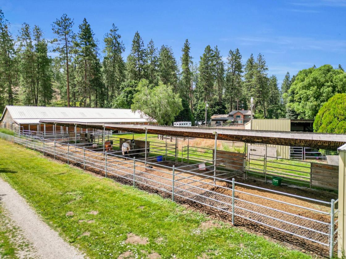 Turnkey Equestrian facility on Idaho/WA State line - photo 13