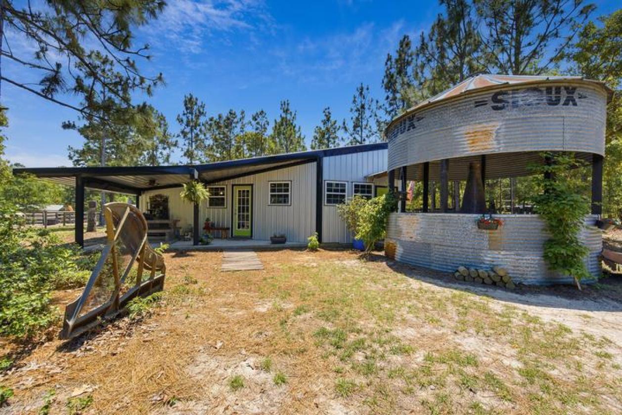 Unique Equestrian Property 9.48 Acres Near Trails - photo 1