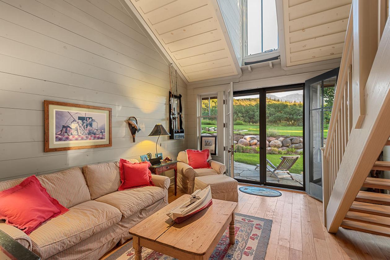 Quintessential Mountain Retreat - photo 15