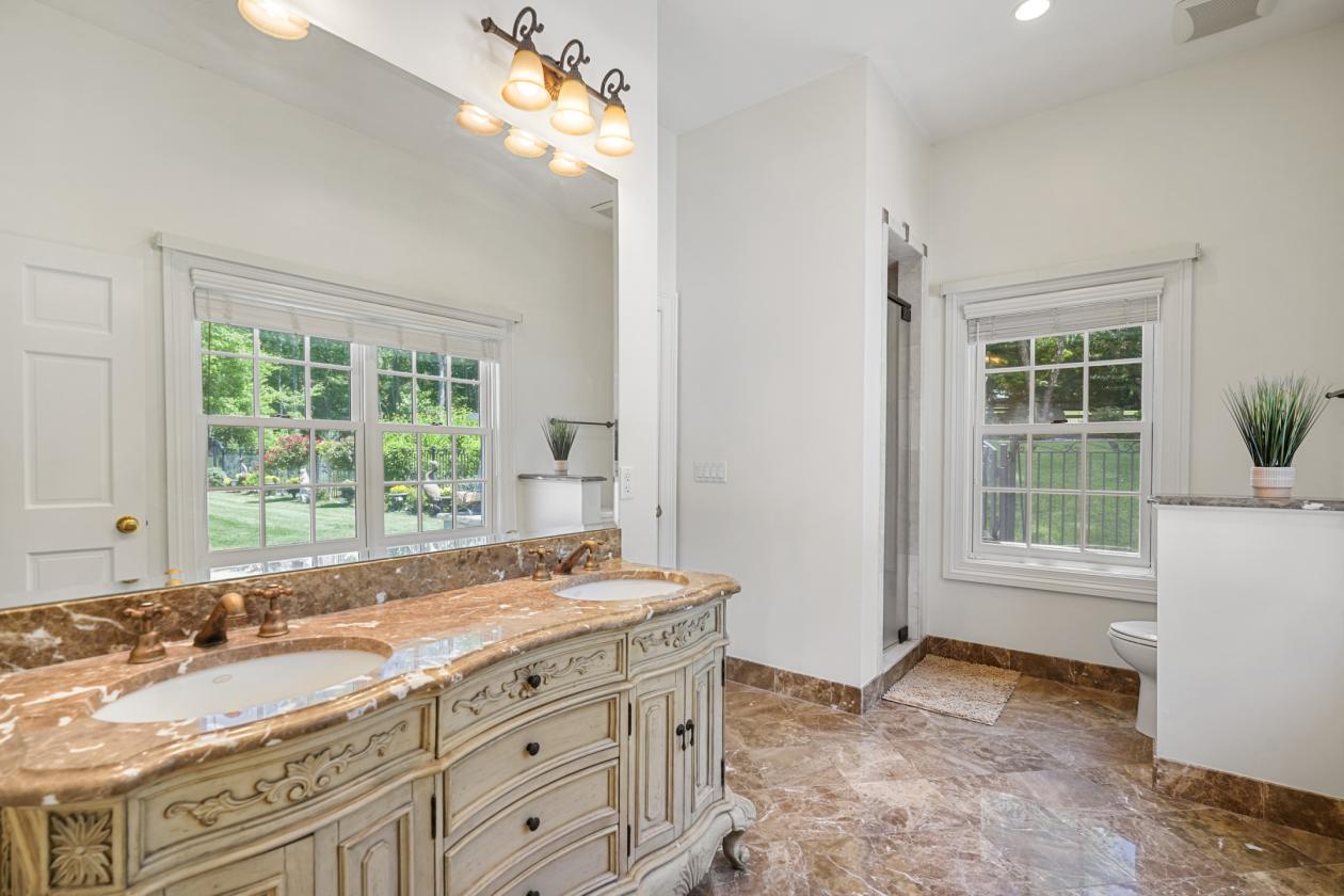 Elegant North Salem Horse Country Estate - photo 22