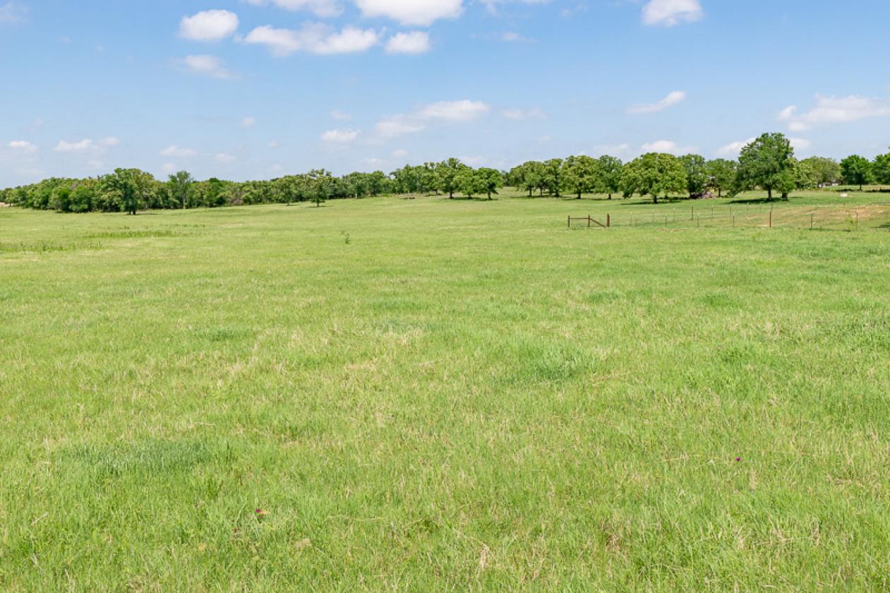 Scenic 64 Acre Horse & Cattle Property - photo 22