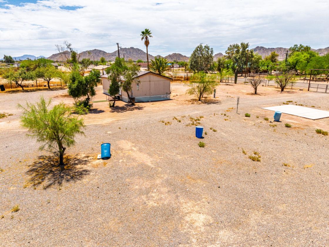 Affordable, clean, move in ready horse property! - photo 26