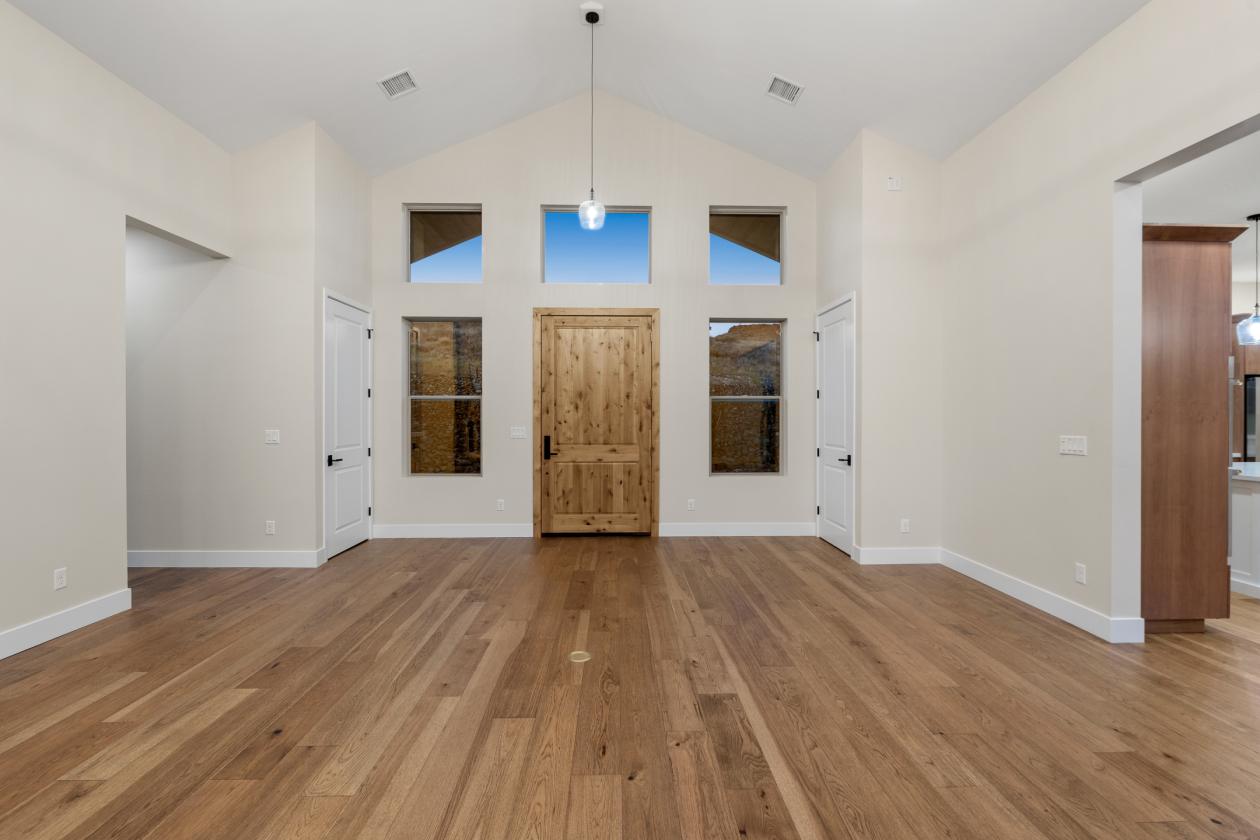 CUSTOM Built 2026 - 7 ACRES - photo 5