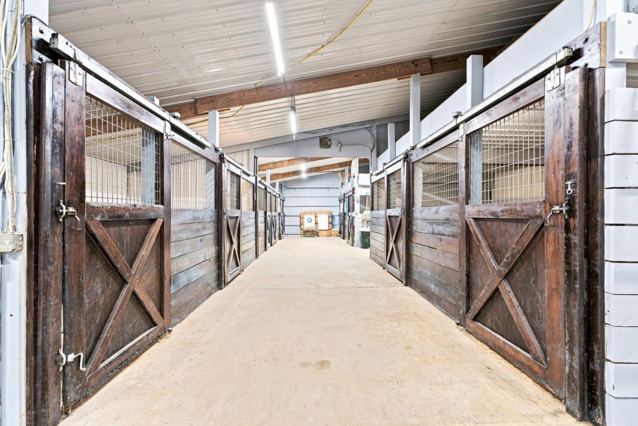 Iowa horse estate. Is this heaven? No, it's Iowa! - photo 19
