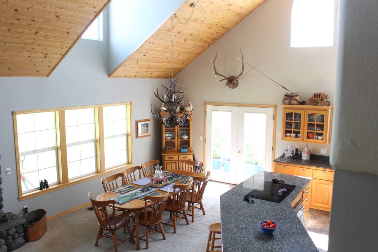 Equestrian Farm abuts Public Land in Beautiful Bend, Oregon Bend