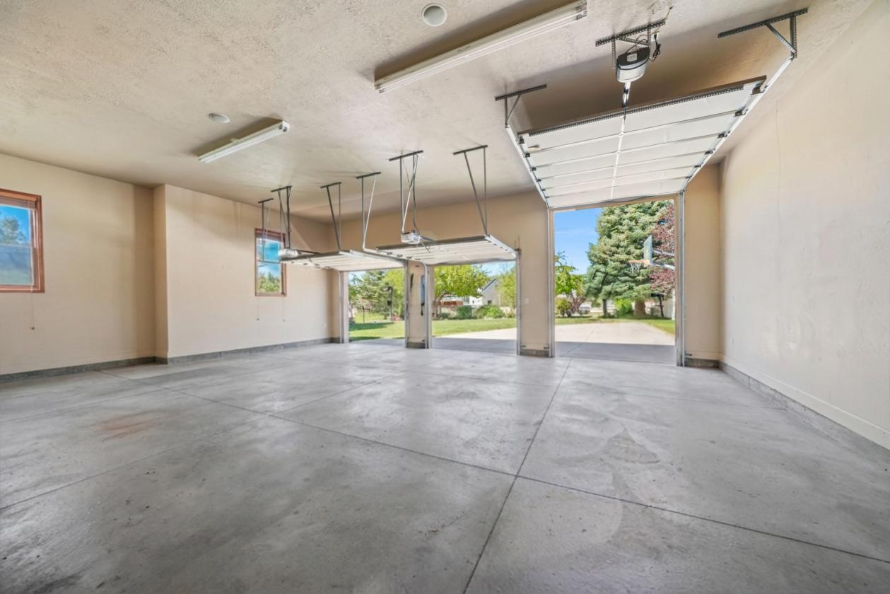 Exceptional 5+ Acre Equestrian Estate with Pool - photo 30