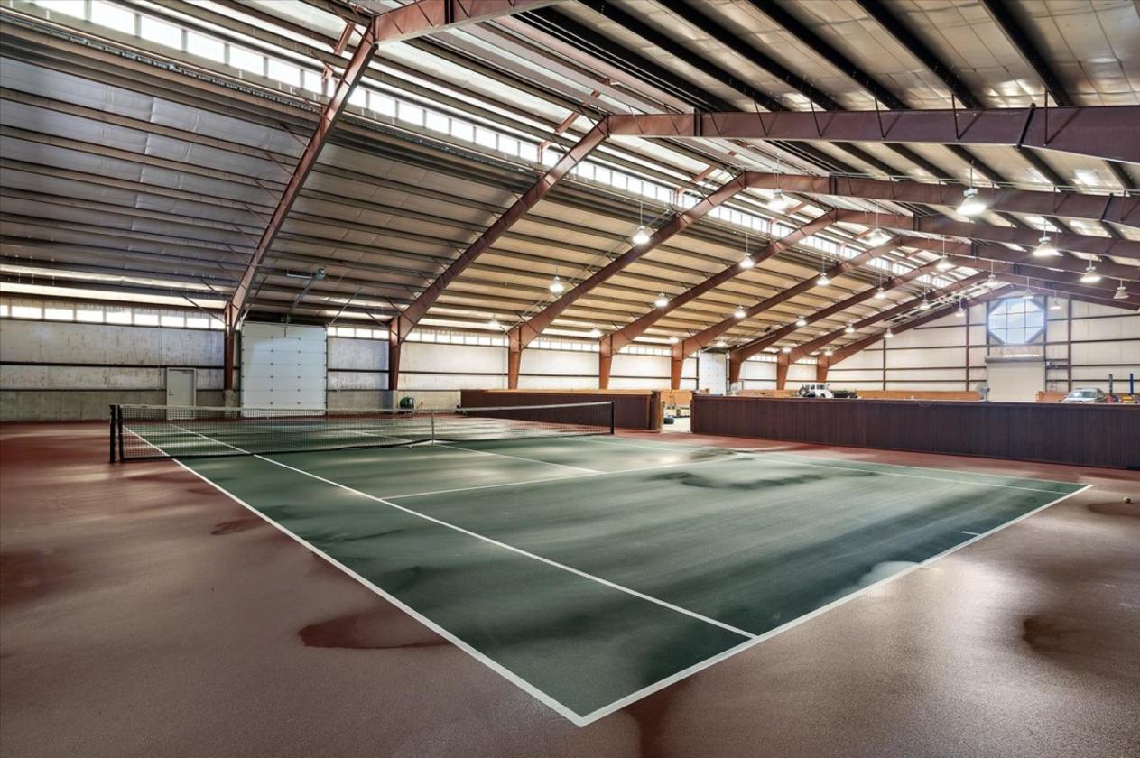 Pueblo ranch with 27,125 sq ft building - photo 22