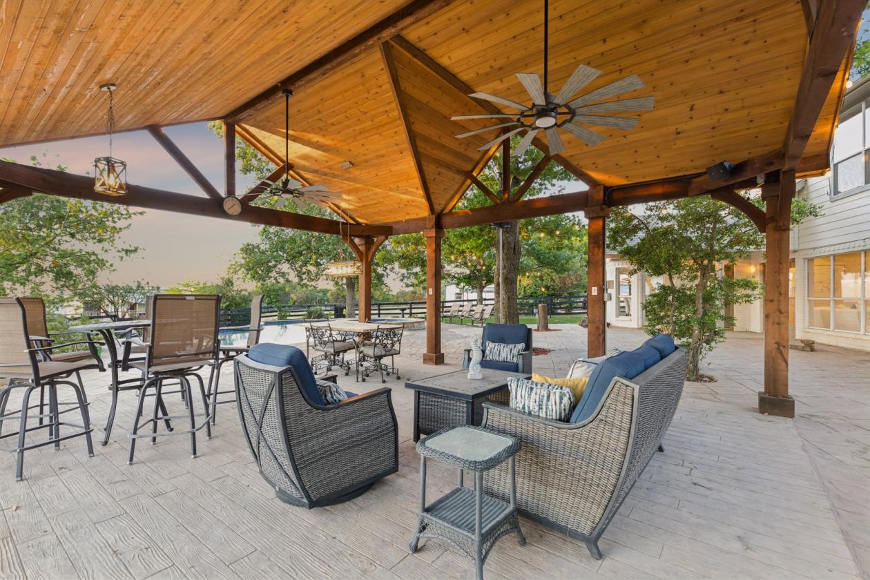Stunning Equestrian Estate on 16 Beautiful Acres - photo 16